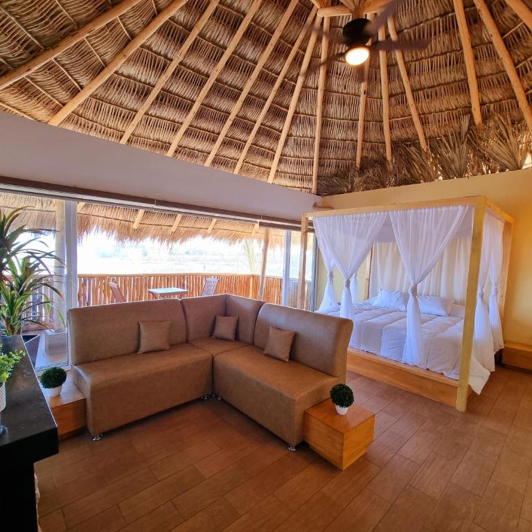 Palm Valley Cabins - Family Suite with Balcony - 4
