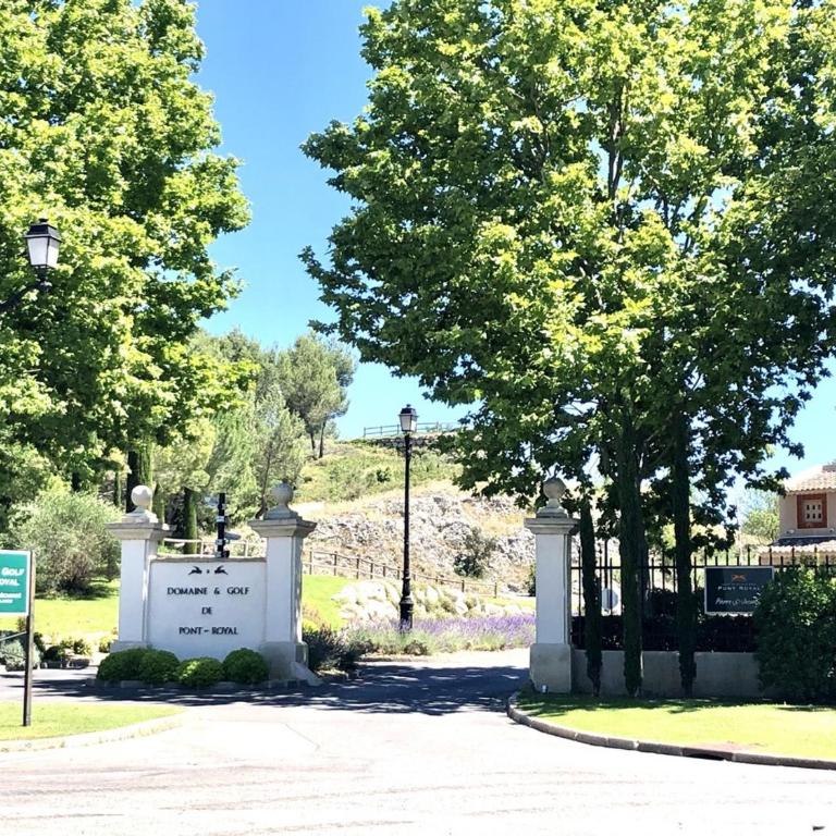 Maison de Vacances en Provence avec Piscine, Golf à Proximité, Fibre et Linge Haut de Gamme - FR-1-658-9 - Maison de Vacances - 10