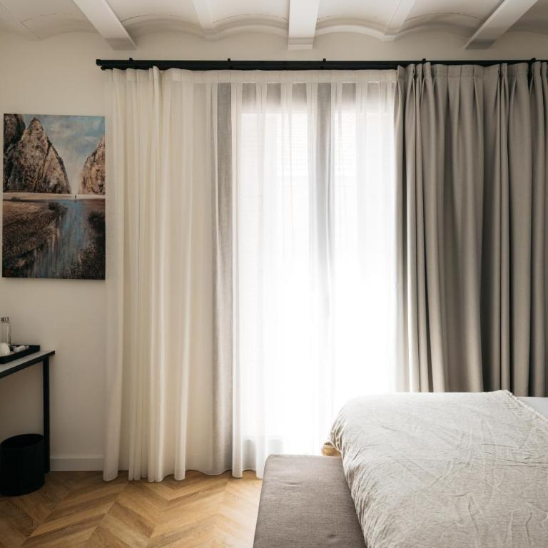 Boutique Hotel Petit Montisión - Habitación Doble Deluxe - 9