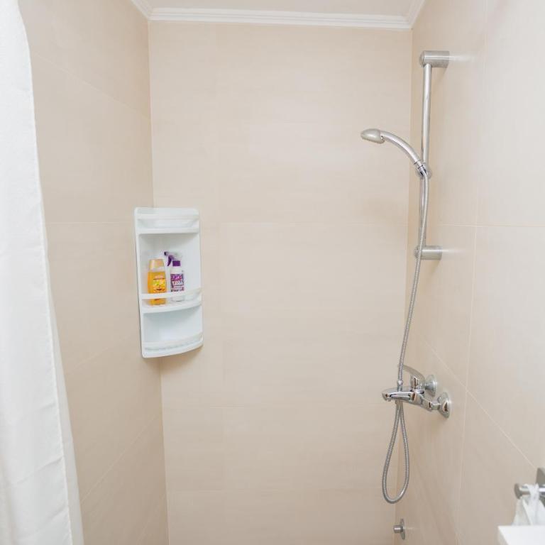 Green Lily Apartments - Studio Apartment - 6