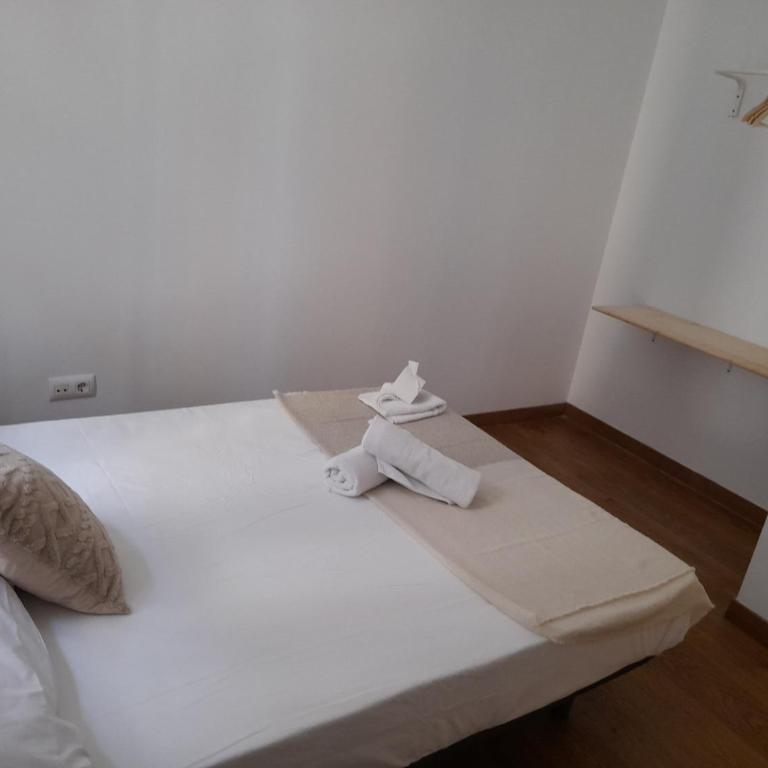 Espoz habitaciones - Double Room with Shared Bathroom - 2