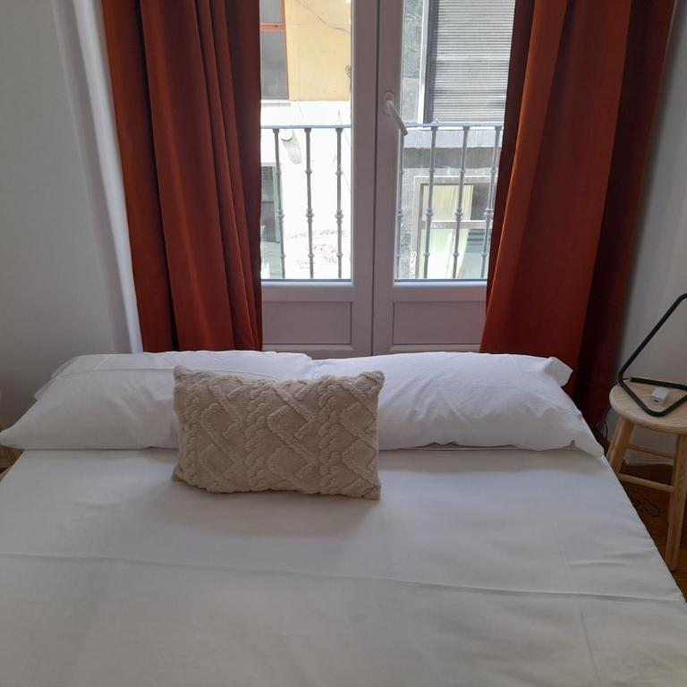 Espoz habitaciones - Double Room with Shared Bathroom - 3