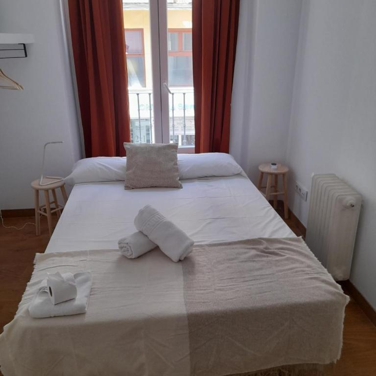 Espoz habitaciones - Double Room with Shared Bathroom - 1