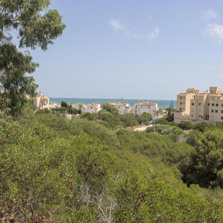 3 Bedroom Beautiful Apartment In Torrevieja - Three-Bedroom Apartment - 6