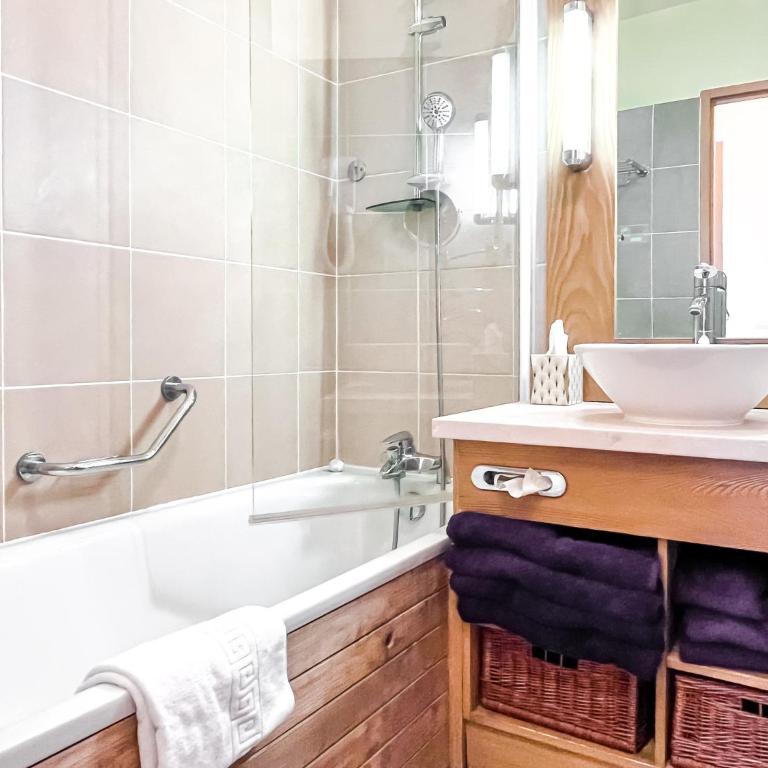 Bright, spacious South-facing 1-bedroom apartment - Apartment mit Blick auf die Berge - 4