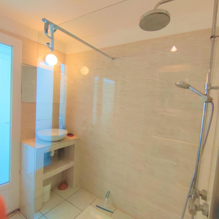 6 appartements et 4 adresses à mi-chemin entre le Vieux Port et l île de Ré - Appartement 2 Chambres avec Balcon - 7
