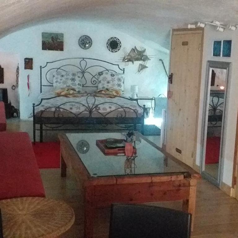 Studio atypique rue de Turin (ancienne étable de village) - Appartement 1 Chambre - 1