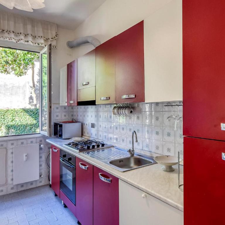 Gorgeous Apartment In Genova With Wifi - One-Bedroom Apartment - 10