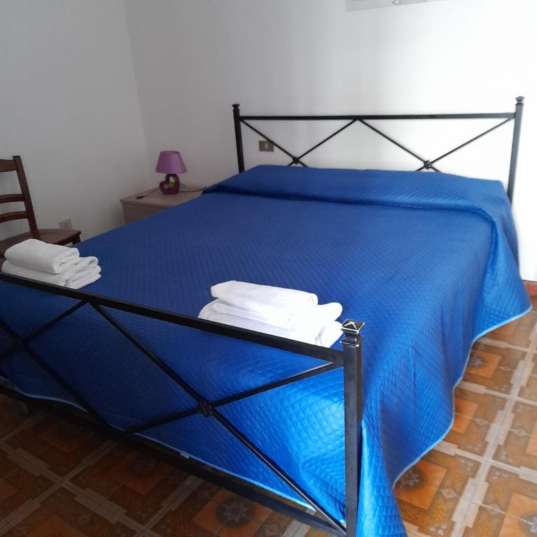 Hotel California - Double or Twin Room with Private Bathroom - 8