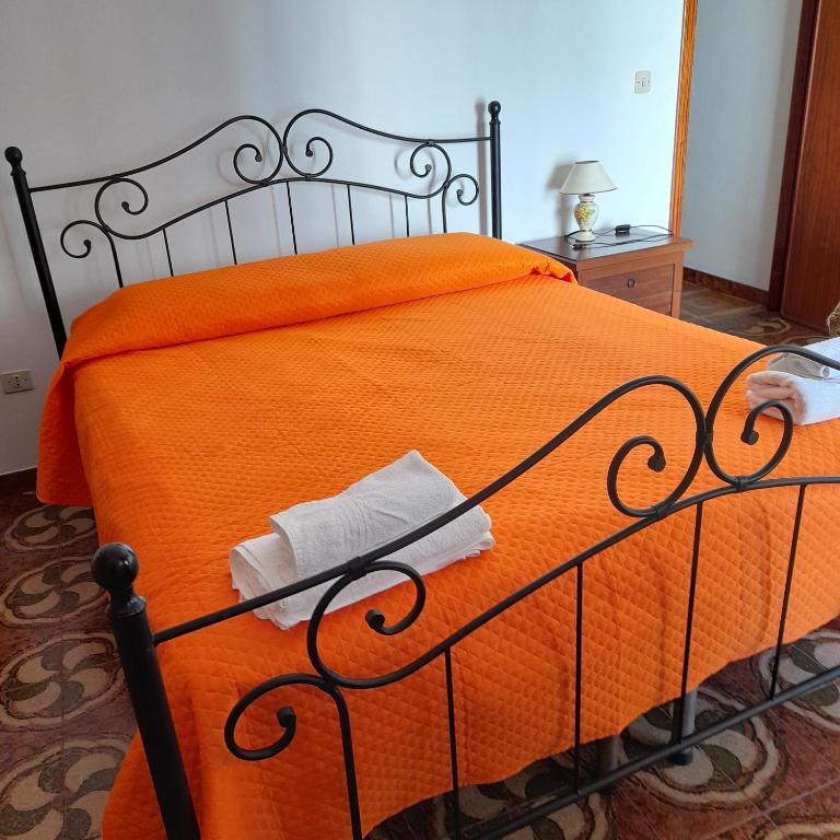 Hotel California - Double or Twin Room with Private Bathroom - 9