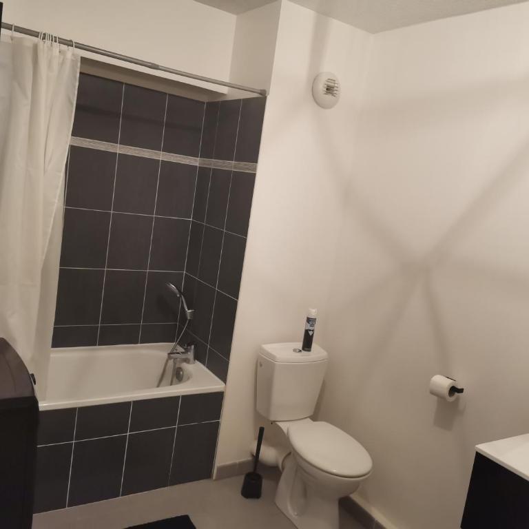 Cocon Chic avec Terrasse XL, climatisation et parking - Apartamento de 1 dormitorio - 3