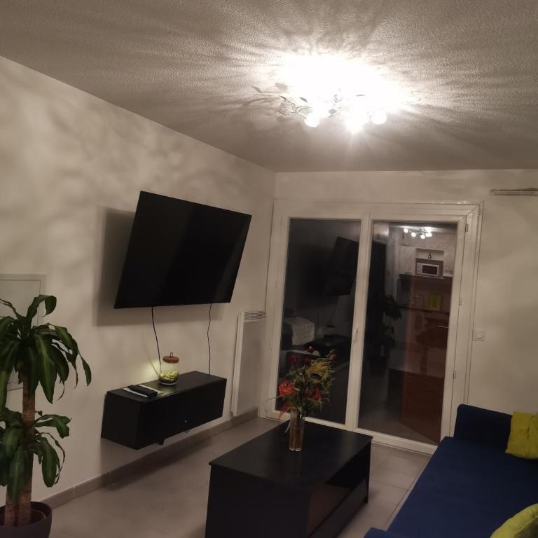 Cocon Chic avec Terrasse XL, climatisation et parking - Apartamento de 1 dormitorio - 2