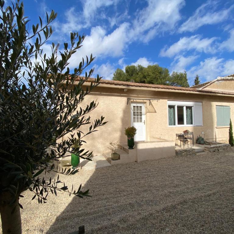 Studio climatisé dans un ancien domaine viticole - Studio-Apartment - 2