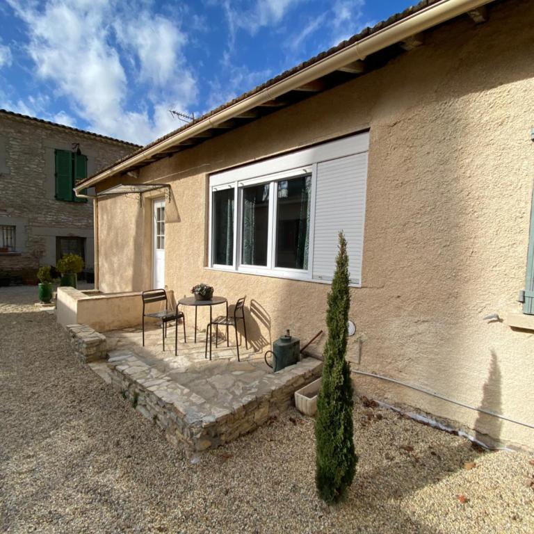 Studio climatisé dans un ancien domaine viticole - Studio-Apartment - 11