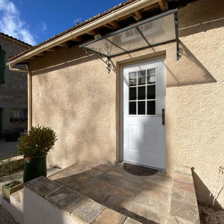Studio climatisé dans un ancien domaine viticole - Studio-Apartment - 14