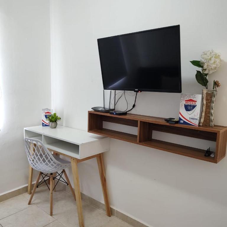 Lovely Apartment HOEStel Pedreira! - Three-Bedroom Apartment - 33
