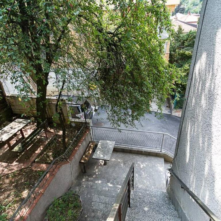 BeeStrick Apartment - Charming and Spacious - One-Bedroom Apartment - 17