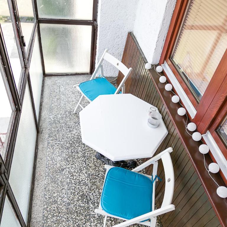 BeeStrick Apartment - Charming and Spacious - One-Bedroom Apartment - 15