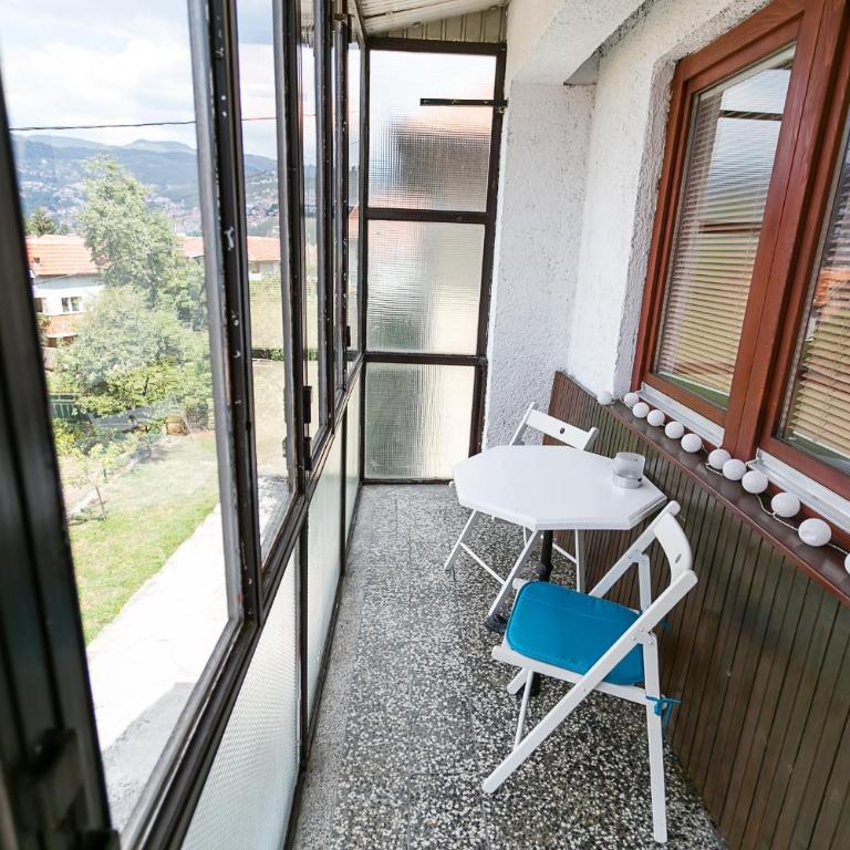 BeeStrick Apartment - Charming and Spacious - One-Bedroom Apartment - 14