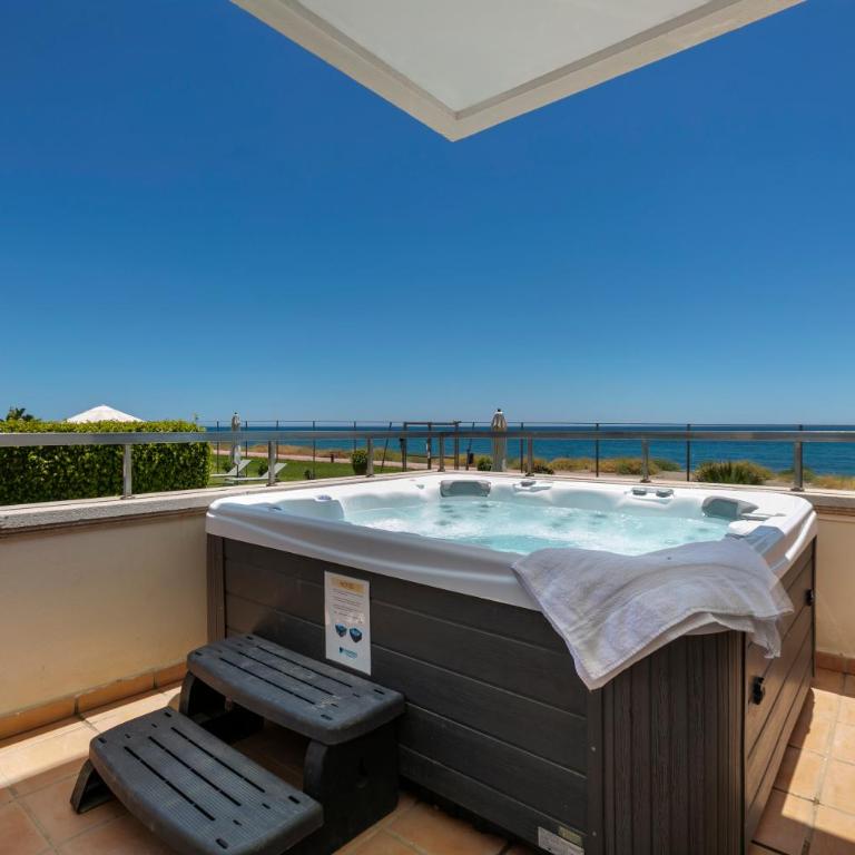 Appt 401-3-Bed-Heaven Beach-Paseo-All year heated pool-Free Bikes - Apartamento con vistas al mar - 75