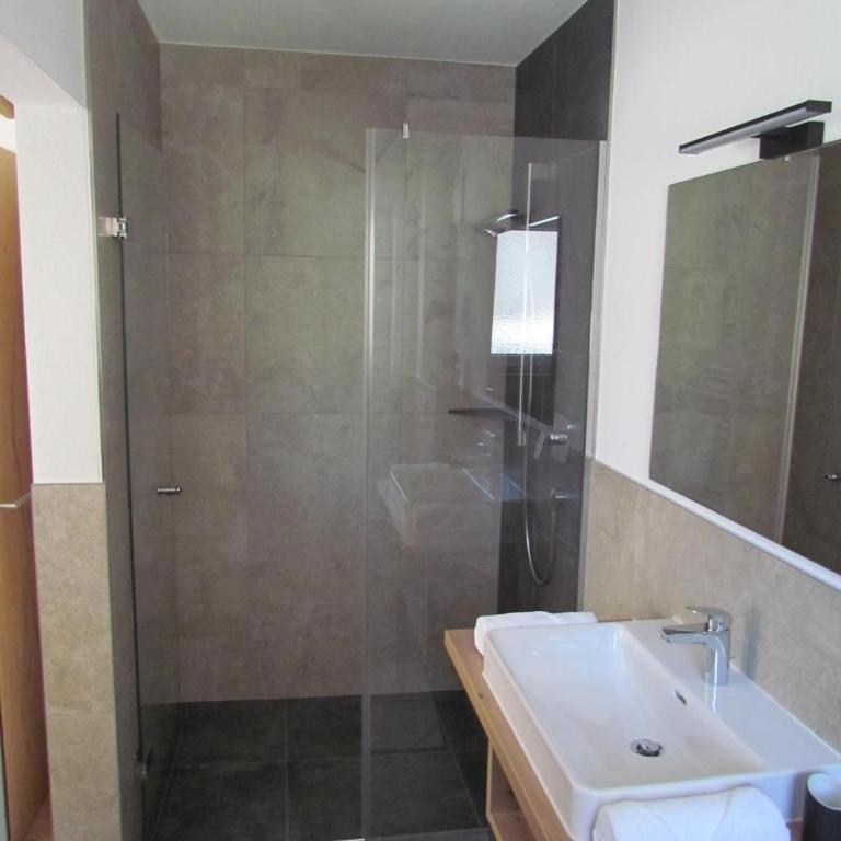 Anni, Apart - Apartment mit 3 Schlafzimmern und Dusche - 9
