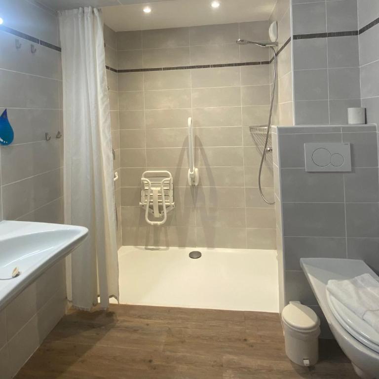 Hôtel & Spa Les Carrettes - Suite - Vue sur Montagne - 6