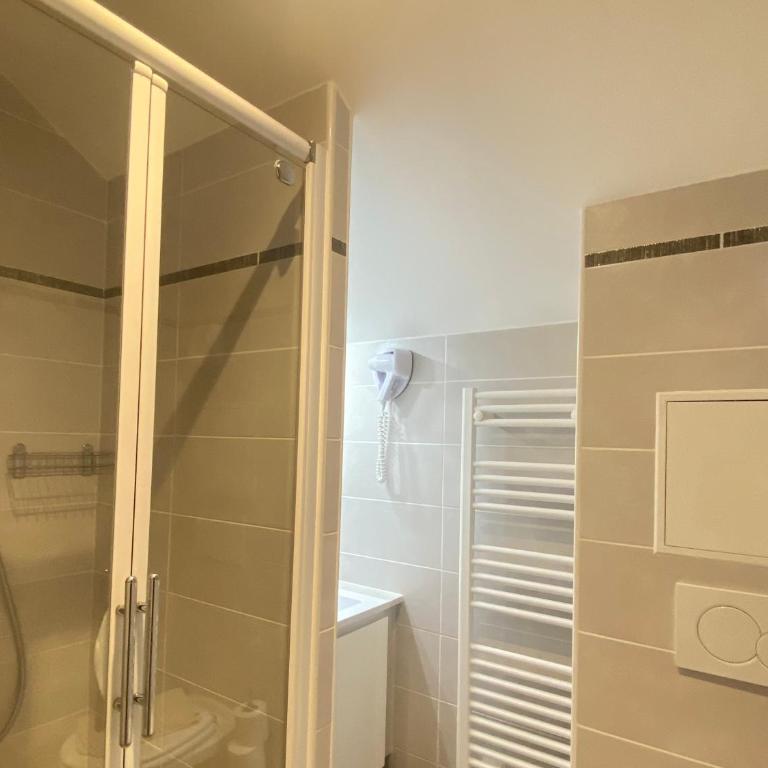 Hôtel & Spa Les Carrettes - Chambre Triple – Vue sur Montagne - 2