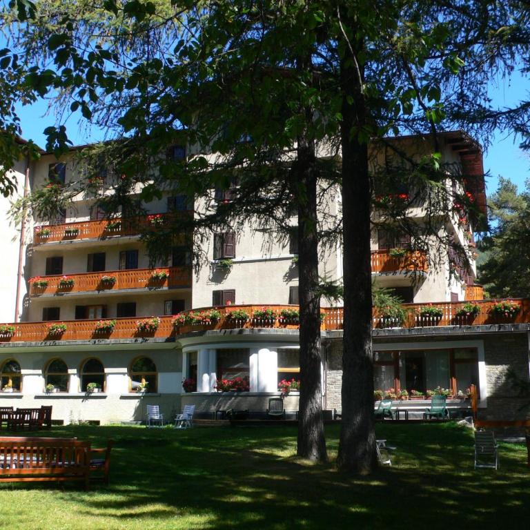 Hotel Des Geneys - Camera Quadrupla con Vista Giardino - 4