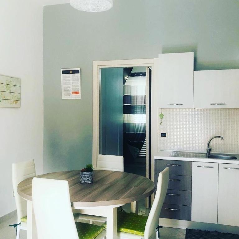 La casa di Alice è un bilocale luminoso e felice - Apartamento de 1 dormitorio - 9
