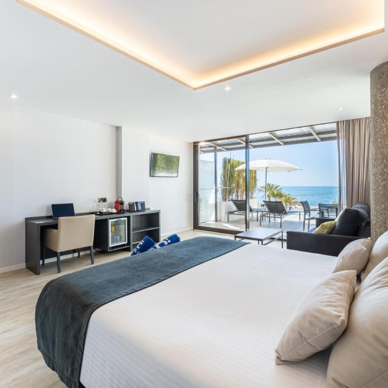 Hotel Cimbel - Deluxe Double Room with Private Pool - 8