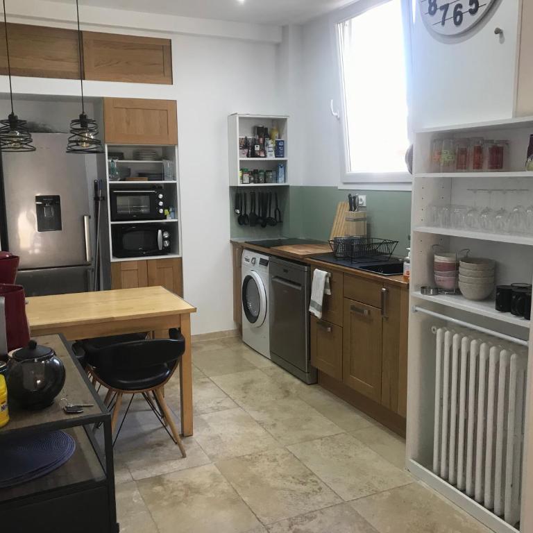 Très bel appartement T3 proche place Castellane avec vue et 2 chambres - Appartement 2 Chambres - 2