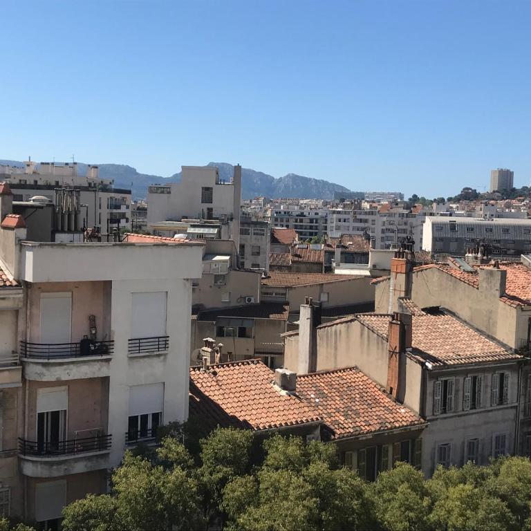 Très bel appartement T3 proche place Castellane avec vue et 2 chambres - Appartement 2 Chambres - 26