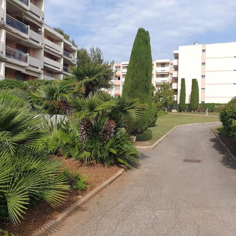Superbe appartement en résidence avec piscine - Appartement 3 Chambres - 47