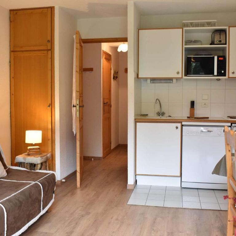 Charmant Appartement 2P à Méribel, Proche Commerces et Pistes, Parking Inclus - Appartement 1 Chambre - 7