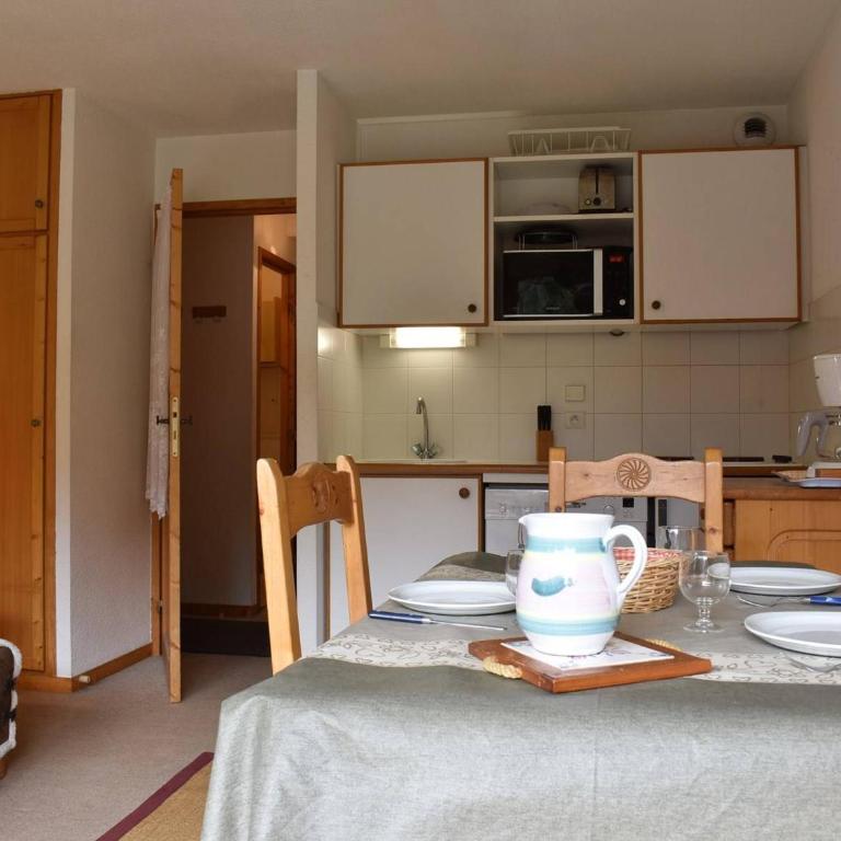 Charmant Appartement 2P à Méribel, Proche Commerces et Pistes, Parking Inclus - Appartement 1 Chambre - 9