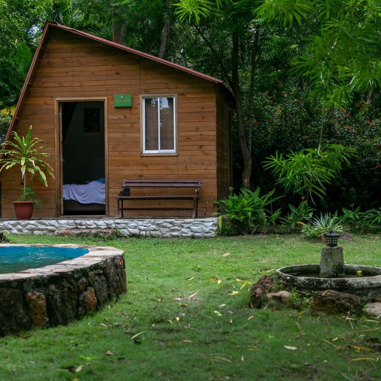Hostal Campomar - Habitación Triple con baño privado externo - 1
