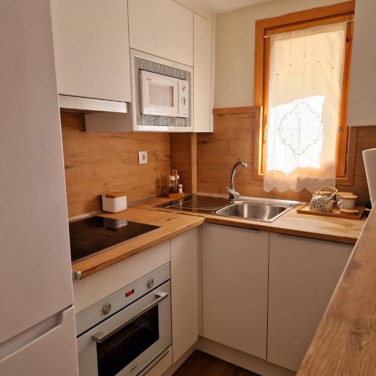 ESQUÍ PIRINEO ARAGONÉS APARTAMENTO EL JUNCARAL Wifi - Two-Bedroom Apartment - 13