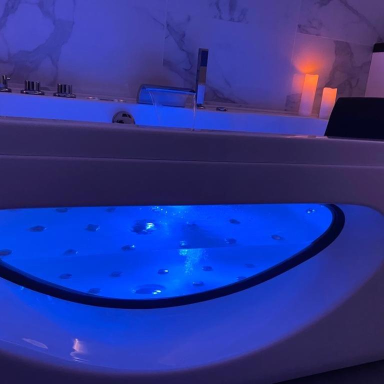 Trog'Love: Balnéo détente dans une troglodyte - Apartamento de 1 dormitorio - 15