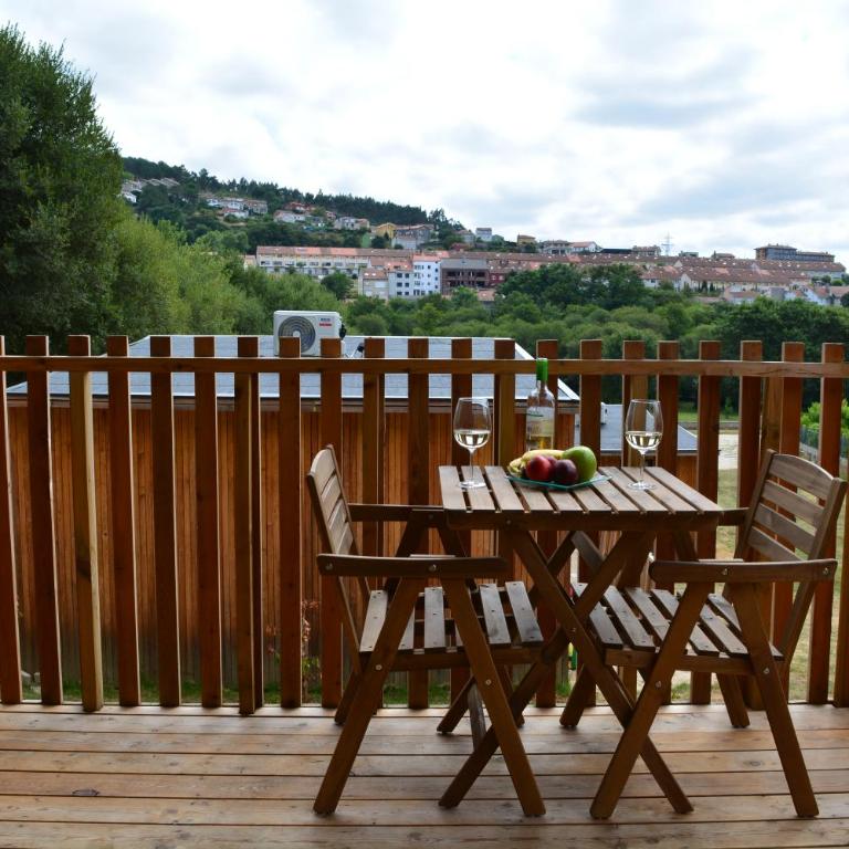 Cabañas Compostela - Cabaña Pedroso con bañera de hidromasaje - Cabaña con vistas al jardín - 12