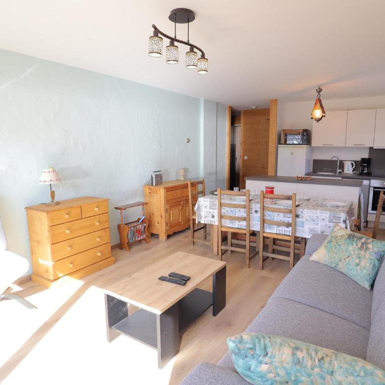 Les Gets - Appartement 1 ch, 49m², 4/6 pers, à 400m des pistes et du centre, avec balcon et garage. - FR-1-623-16 - Apartment (6 Adults) - 5