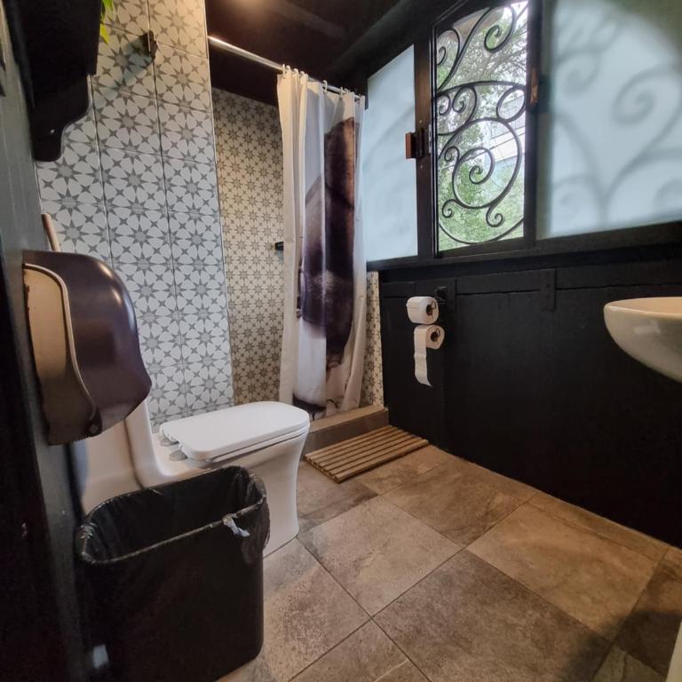 Metro Hostal Boutique - Cama en habitación compartida de 6 camas - 2