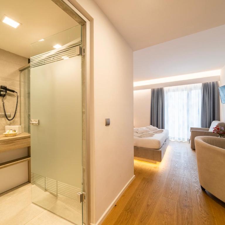 Familienhotel Post - Doppelzimmer mit Balkon - 4