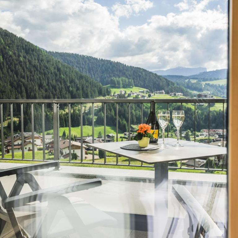 Aurela Mountain Chalets - Apartment mit Terrasse - 10