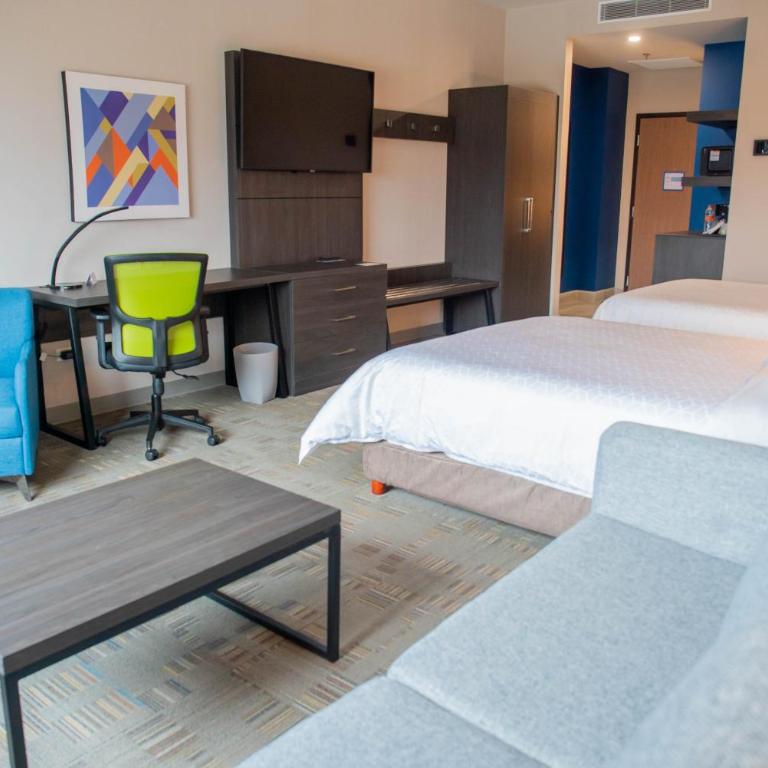 Holiday Inn Express & Suites - Tijuana Otay by IHG - Queen Suite with Two Queen Beds - 4