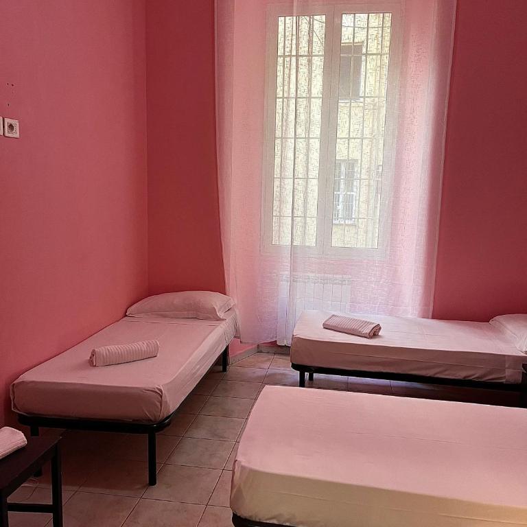 Rome Termini Rooms 4 - Camera Tripla con Bagno Privato Esterno - 1