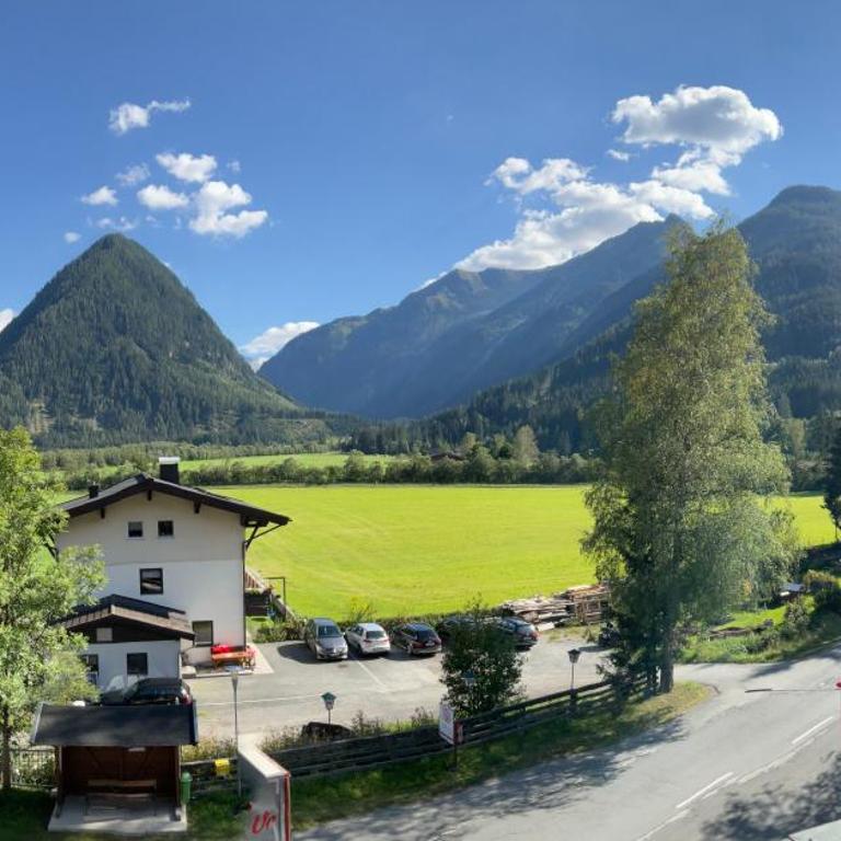 Hotel Wildrose - Doppelzimmer mit Balkon - 2