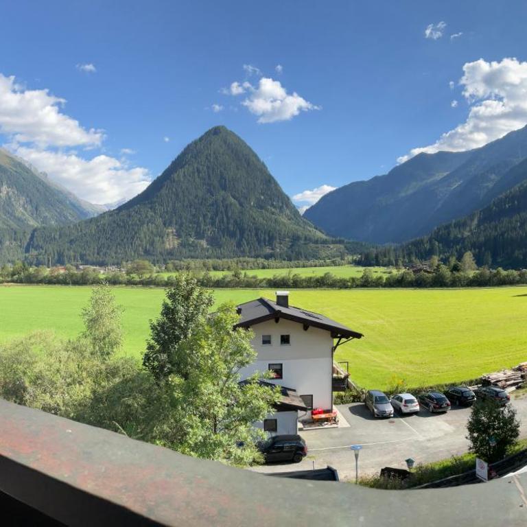 Hotel Wildrose - Familienzimmer mit Balkon - 2