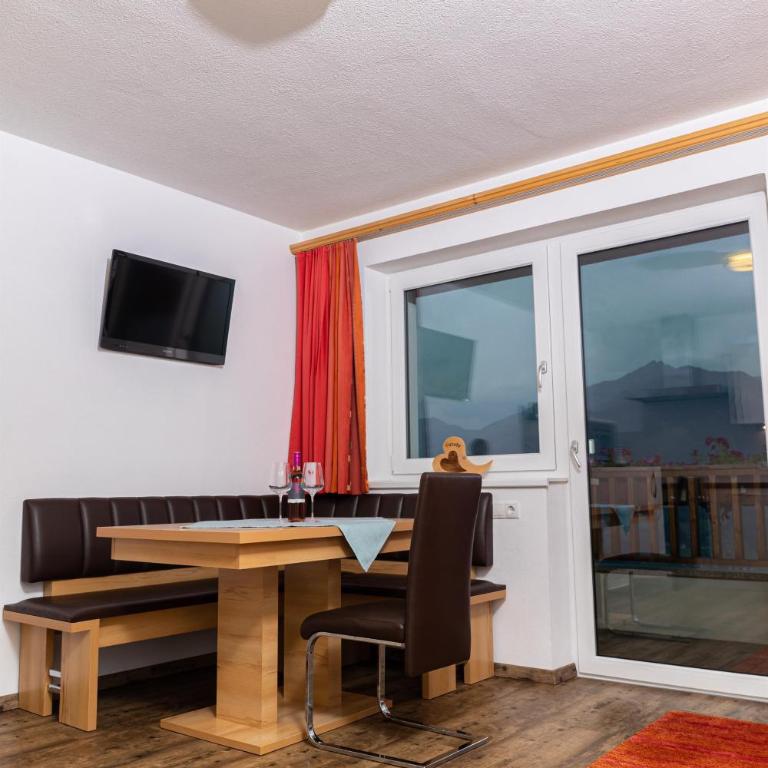 Ferienwohnungen Hinterstein - Apartment mit 1 Schlafzimmer und Dusche - 2