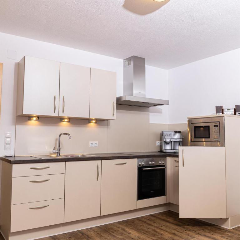 Ferienwohnungen Hinterstein - Apartment mit 1 Schlafzimmer und Dusche - 4