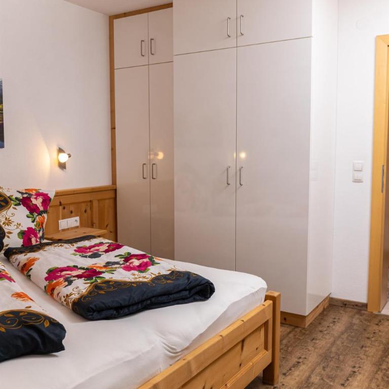 Ferienwohnungen Hinterstein - Apartment mit 1 Schlafzimmer und Dusche - 9